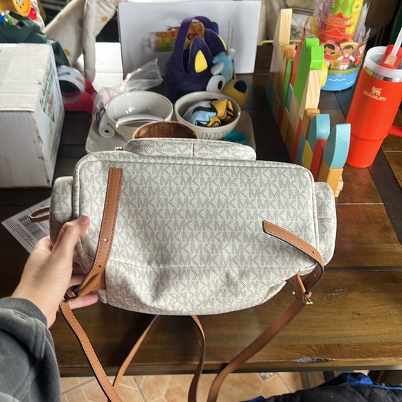 NWT Women’s Michael Kors backpack - Picture 3 of 7